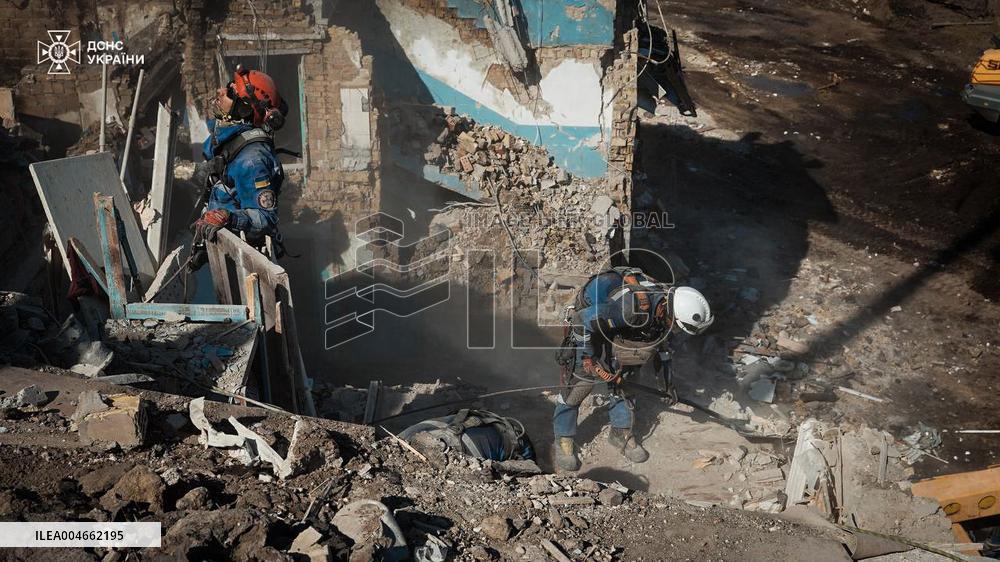 Russian Strikes in Kiev Claim 23 Lives - Ukraine