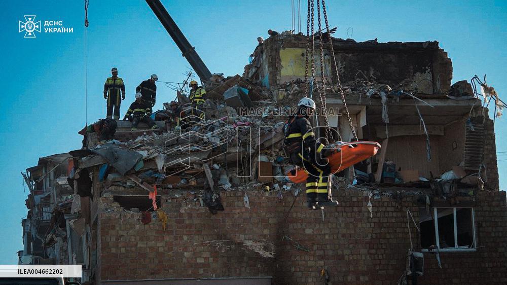 Russian Strikes in Kiev Claim 23 Lives - Ukraine