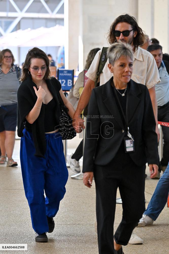 Venice Kaitlyn Dever Airport Arrivals JR
