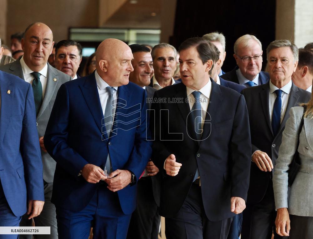 Mañueco Appears to Report on Forest Fires in Castilla Y Leon - Spain