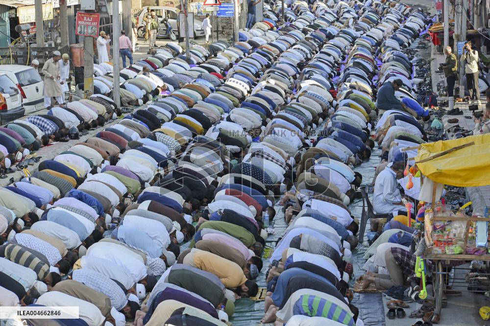 Rabi Ul Awal Prayers Held In Srinagar - India