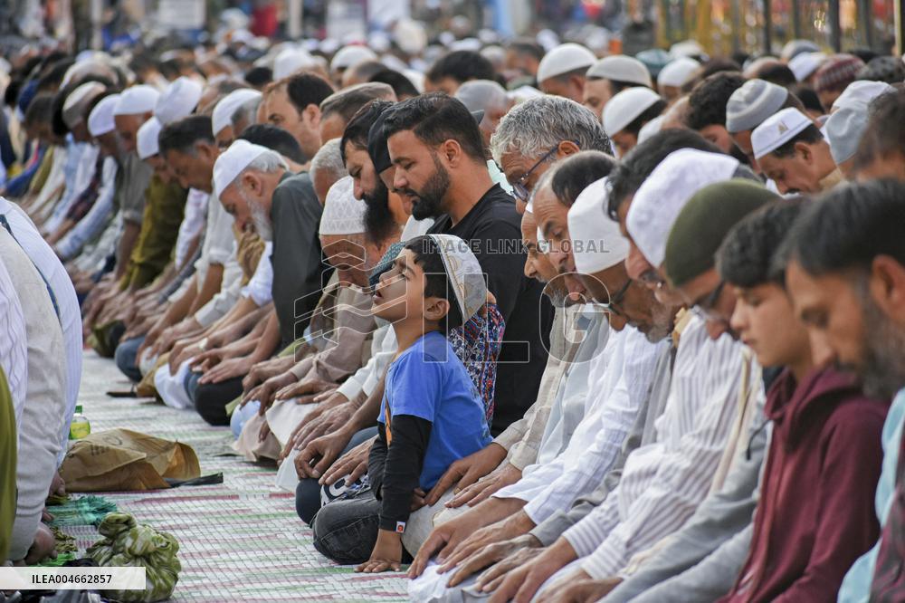 Rabi Ul Awal Prayers Held In Srinagar - India