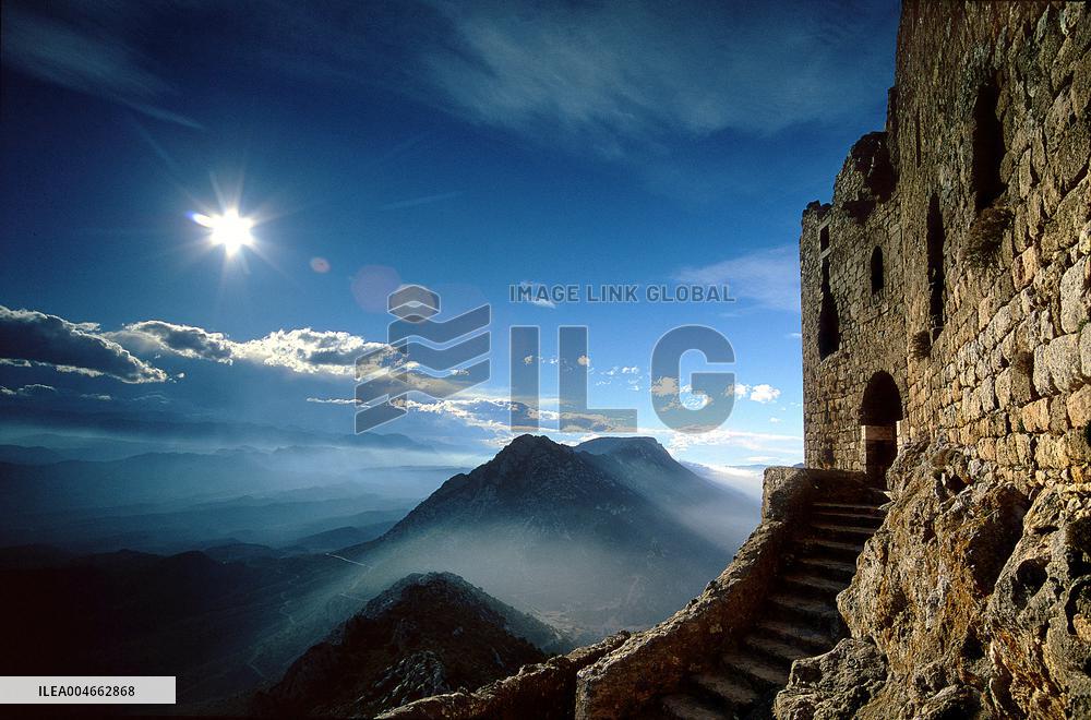 Illustration - Cathar Castles