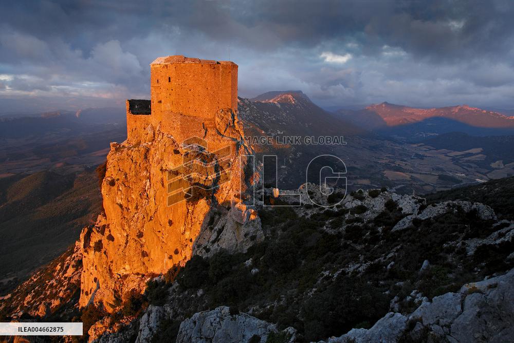 Illustration - Cathar Castles