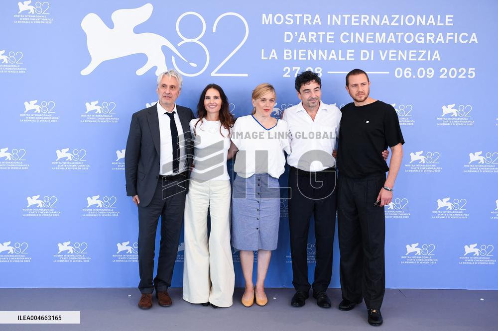 Venice A Pied d Oeuvre Photocall AM