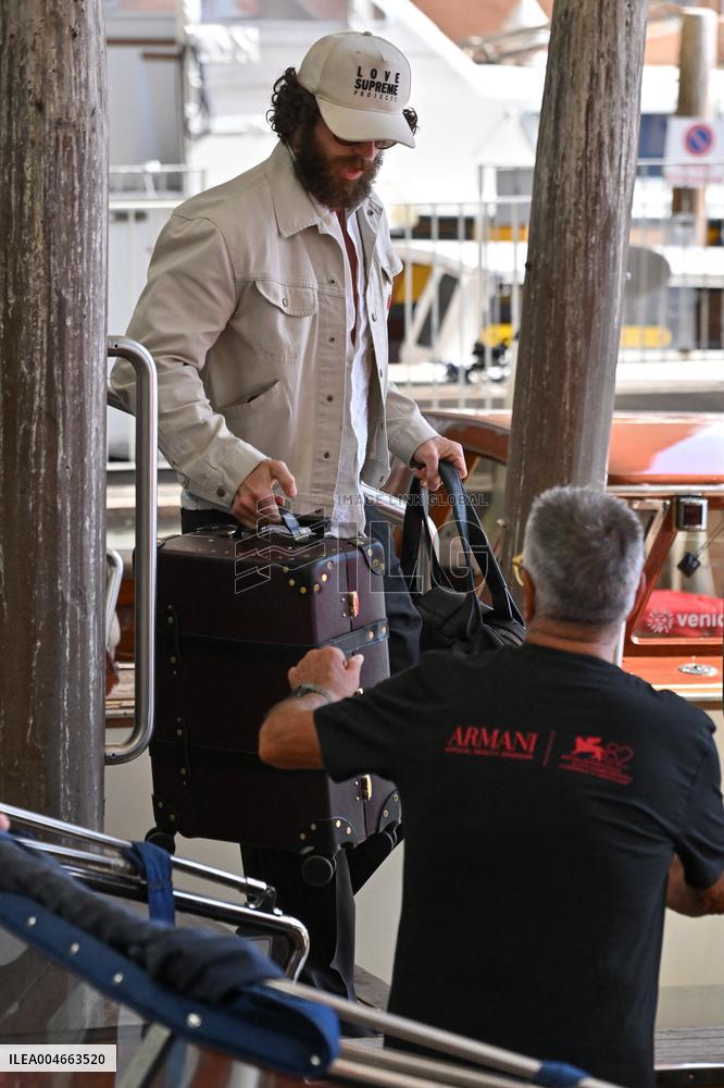 Venice Aaron Taylor Johnson Airport Arrivals JR