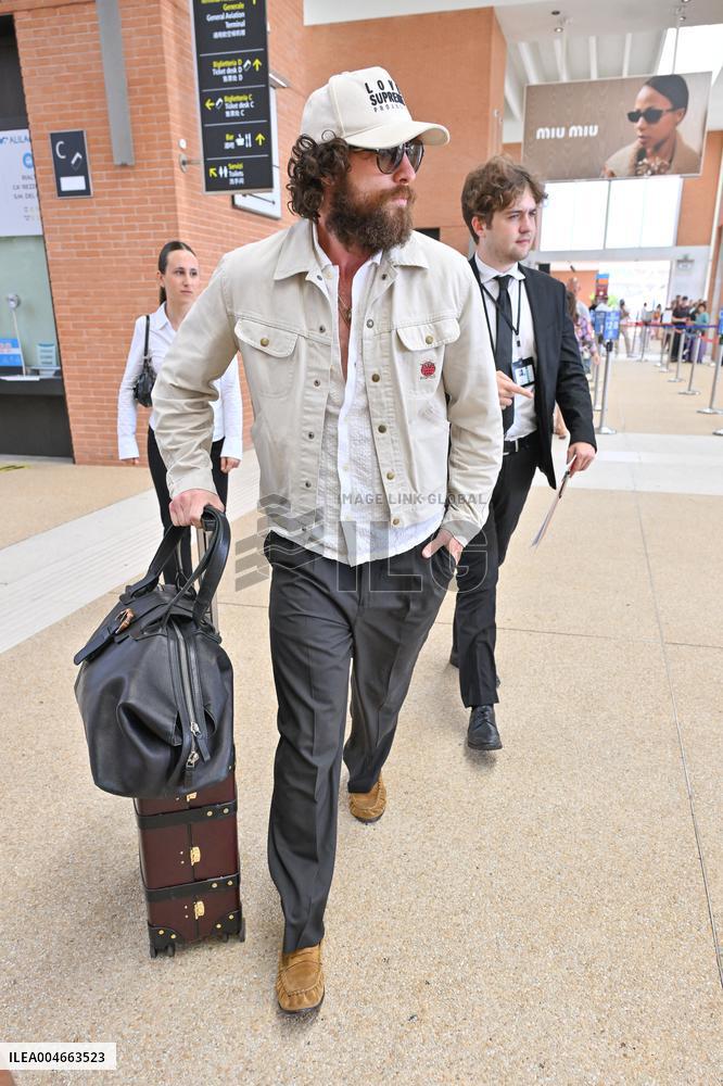 Venice Aaron Taylor Johnson Airport Arrivals JR