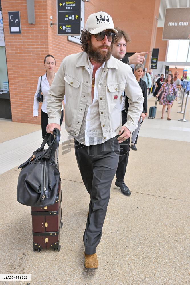 Venice Aaron Taylor Johnson Airport Arrivals JR