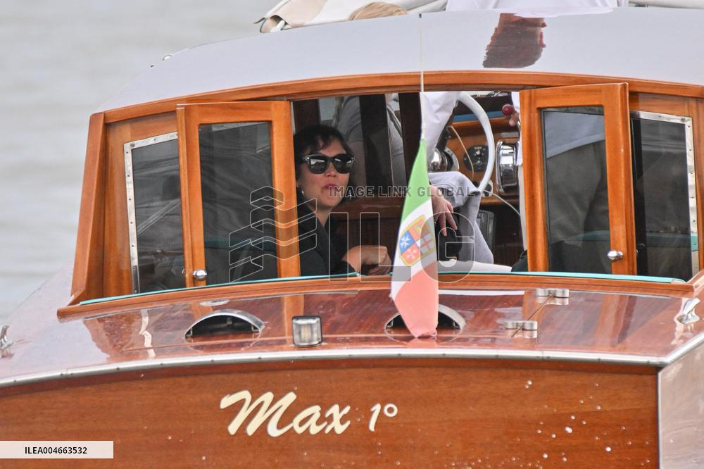 Venice Maggie Gyllenhaal Airport Arrivals JR