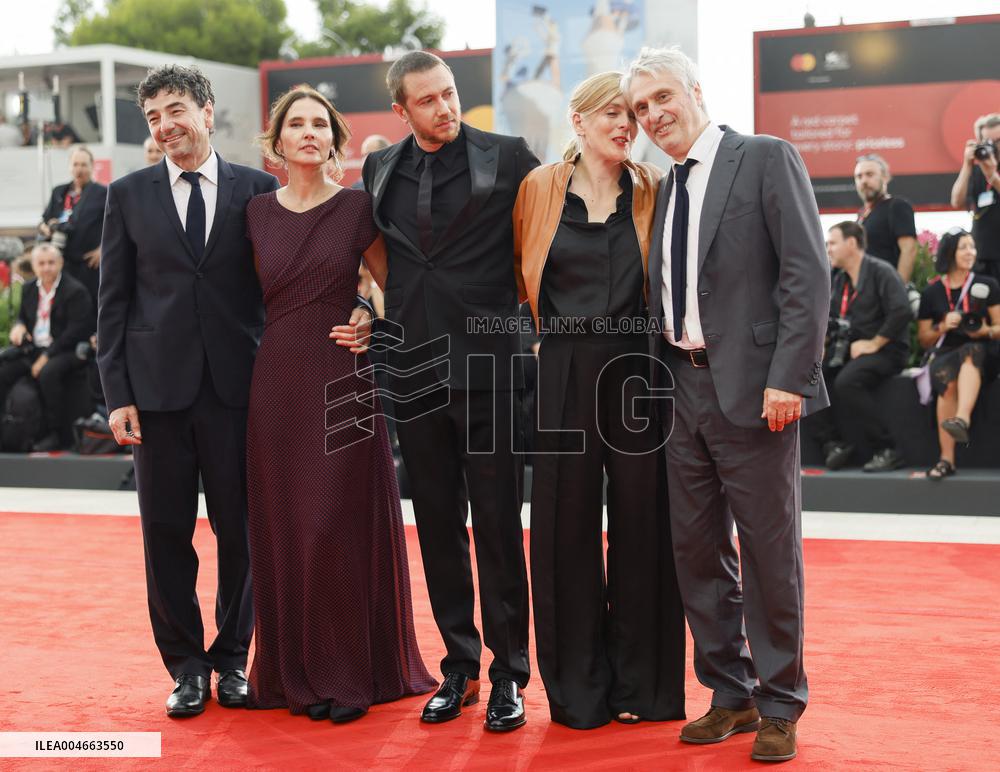 VENICE - Red carpet film A PIED D’OUVRE MP