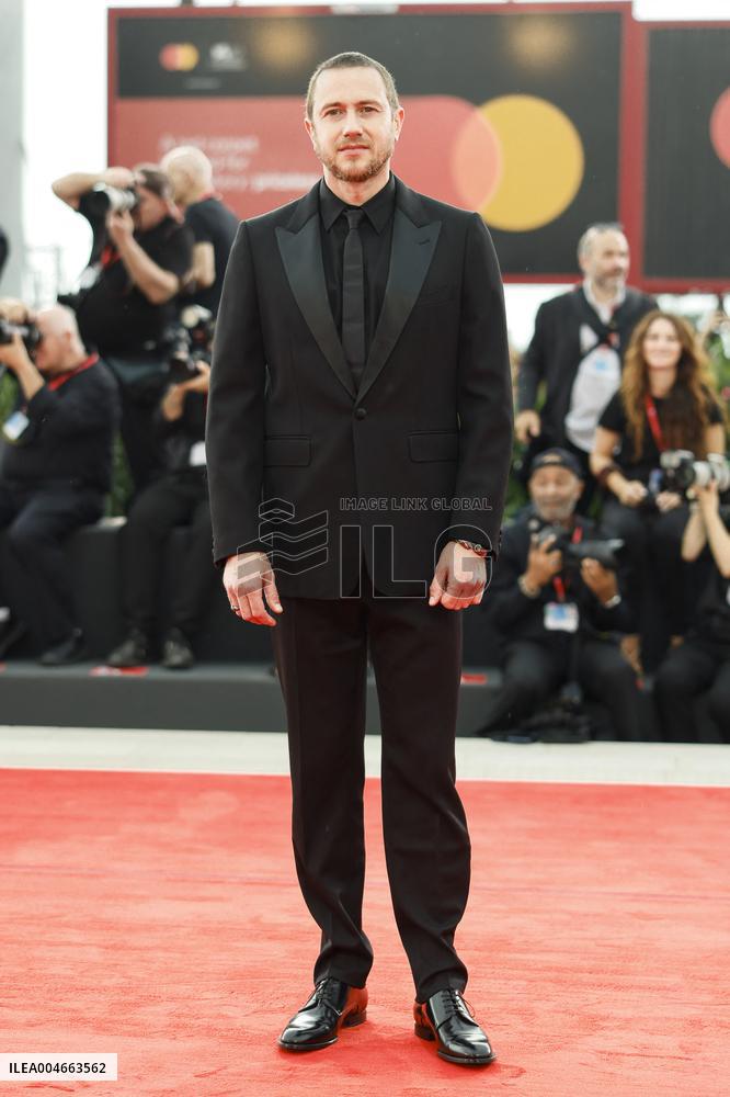 VENICE - Red carpet film A PIED D’OUVRE MP