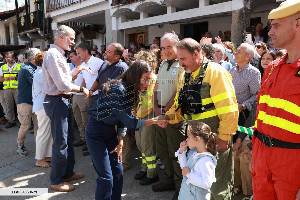 King and Queen Visit Fire-Damaged Villages - Spain