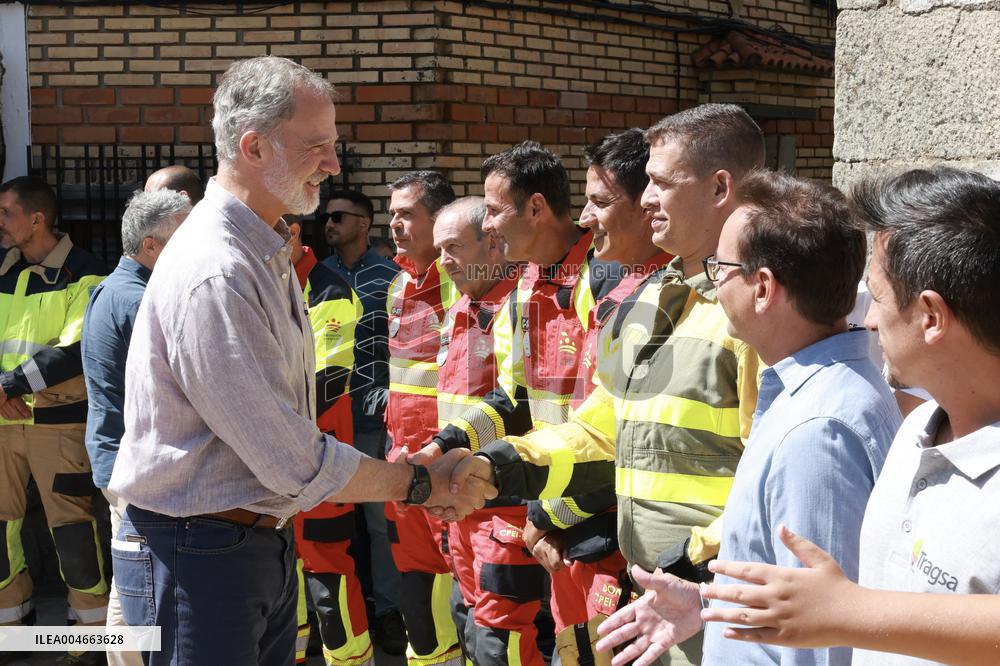 King and Queen Visit Fire-Damaged Villages - Spain