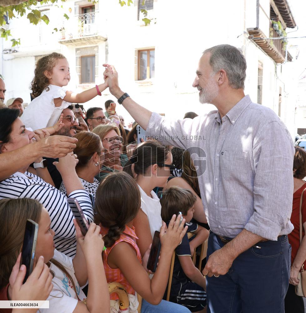 King and Queen Visit Fire-Damaged Villages - Spain