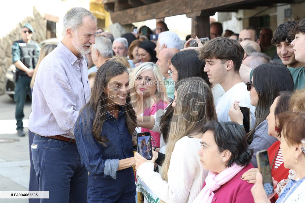 King and Queen Visit Fire-Damaged Villages - Spain