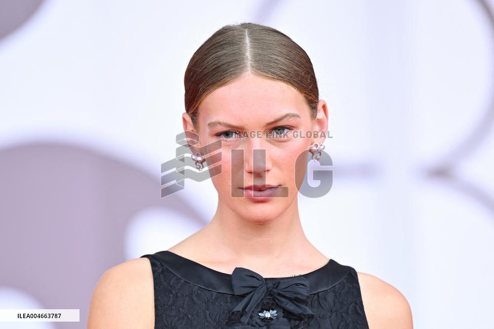 Venice A Pied d Oeuvre Premiere AM