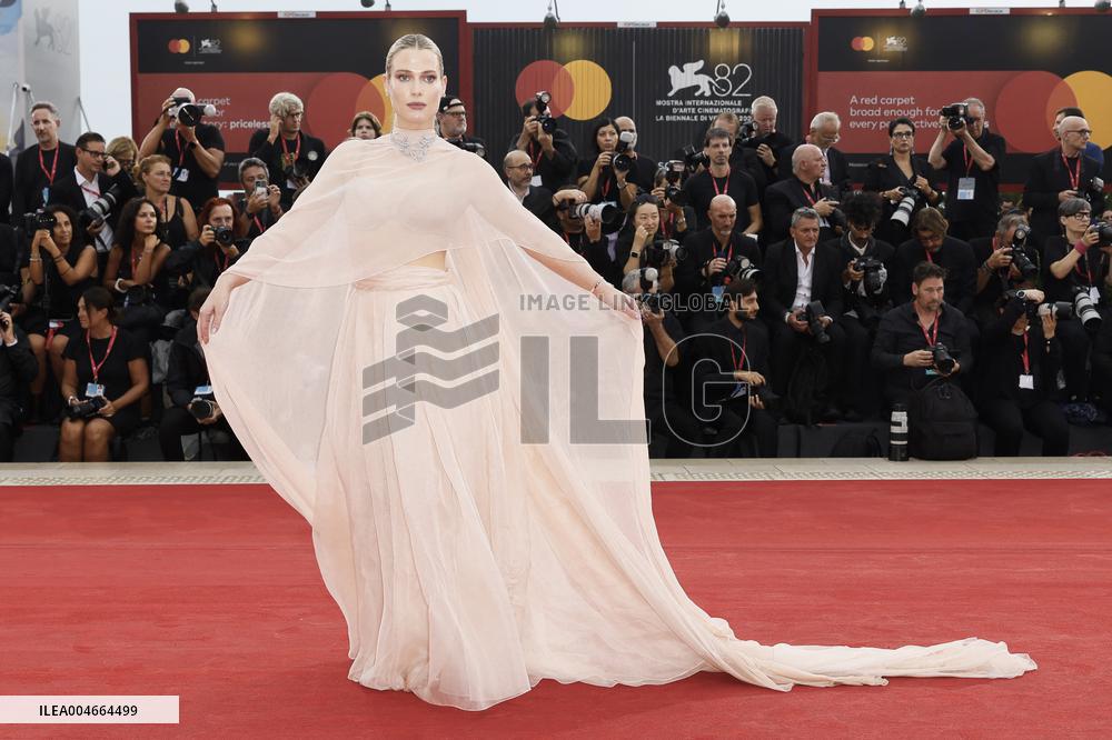 VENICE - Red carpet film AFTER THE HUNT MP