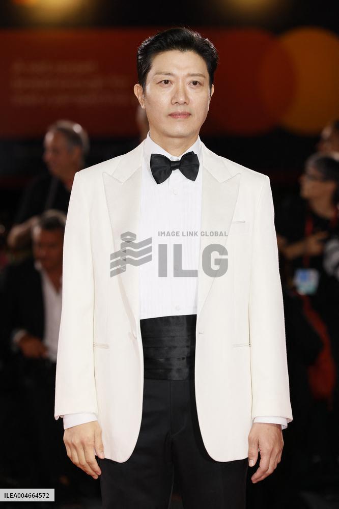 VENICE - Red carpet film NO OTHER CHOICE MP