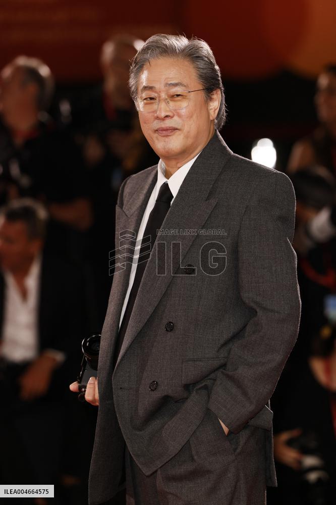 VENICE - Red carpet film NO OTHER CHOICE MP