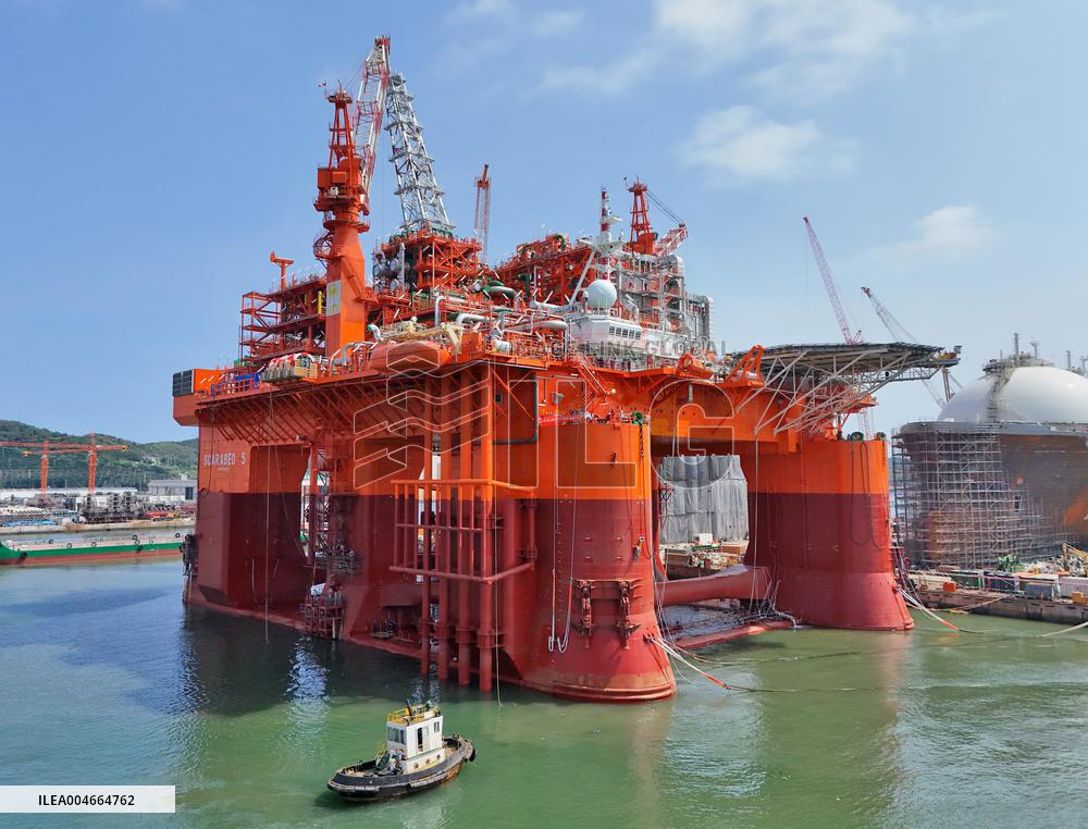 Floating Natural Gas Production Unit Scarabeo 5 Delivery
?
