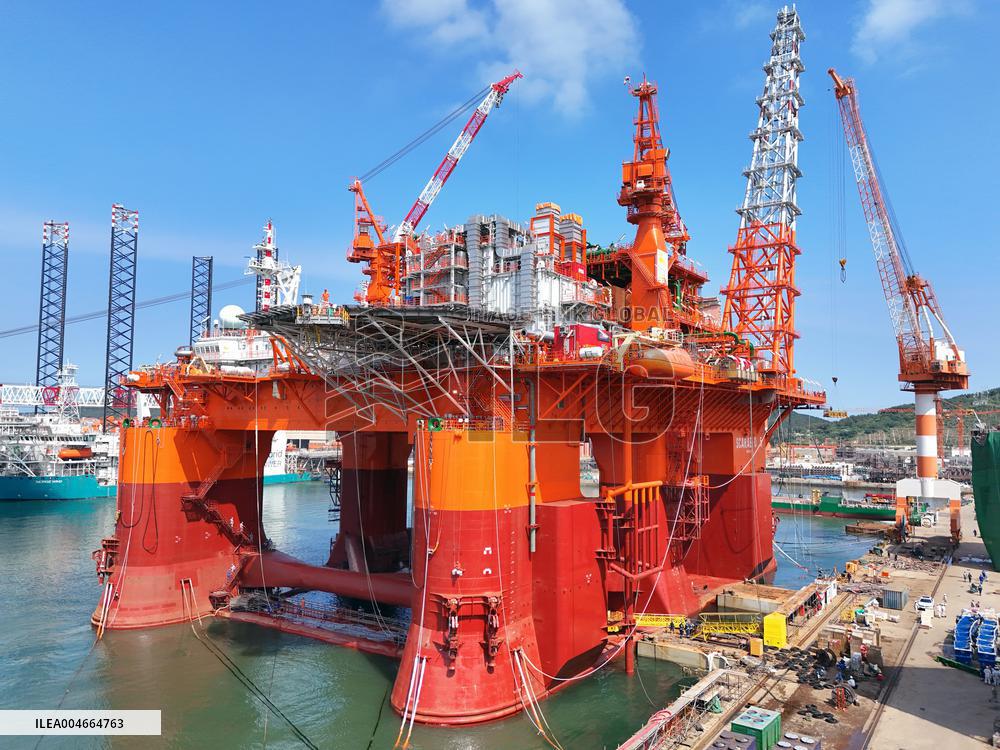 Floating Natural Gas Production Unit Scarabeo 5 Delivery
?