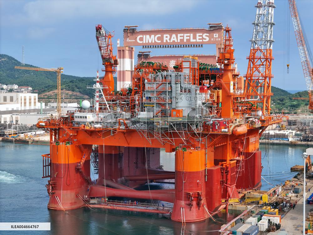 Floating Natural Gas Production Unit Scarabeo 5 Delivery
?