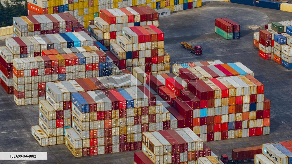 Qingdao Free Trade Zone Container Yard
?