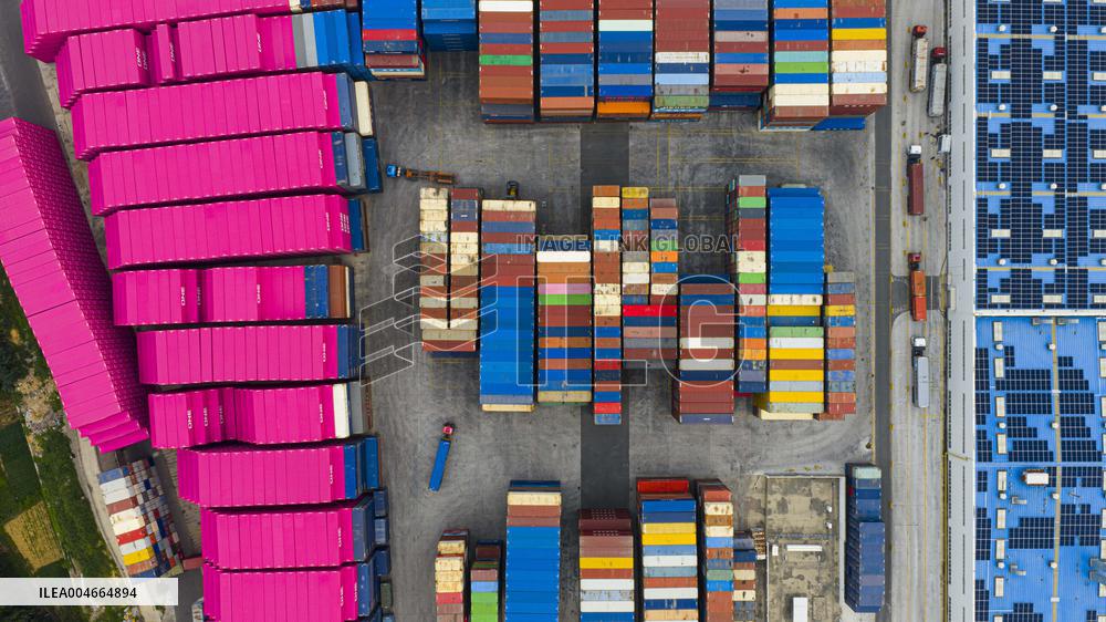 Qingdao Free Trade Zone Container Yard
?