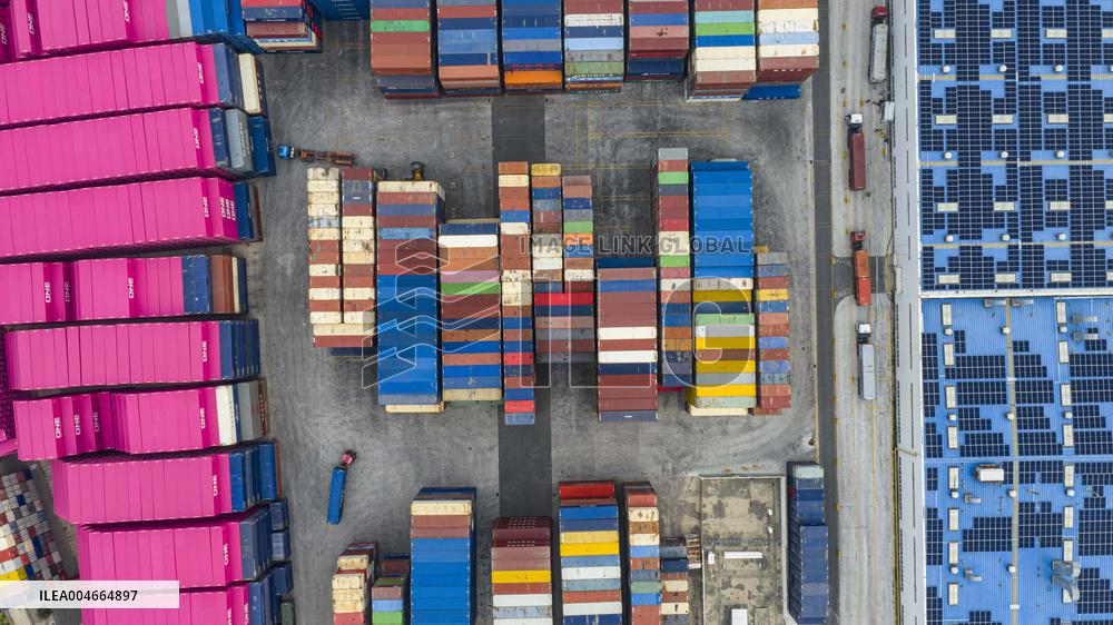 Qingdao Free Trade Zone Container Yard
?