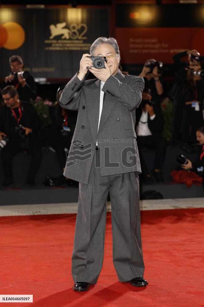 VENICE - Red carpet film NO OTHER CHOICE MP