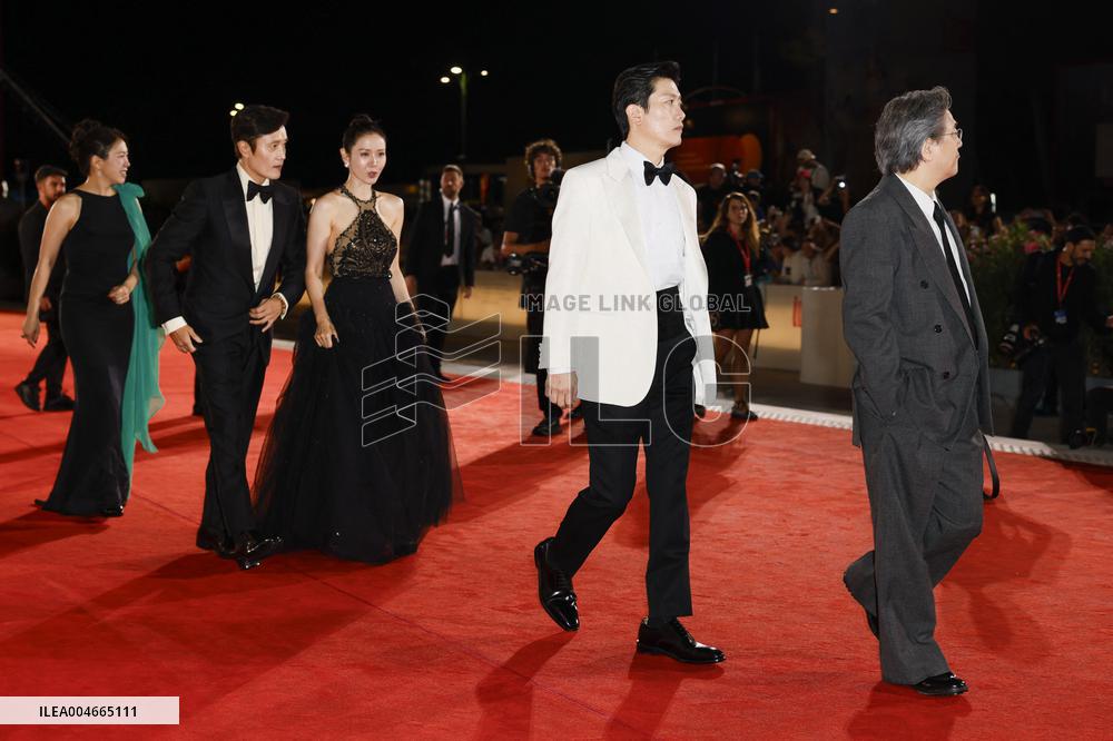 VENICE - Red carpet film NO OTHER CHOICE MP