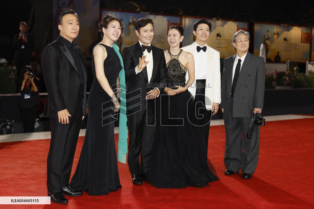 VENICE - Red carpet film NO OTHER CHOICE MP