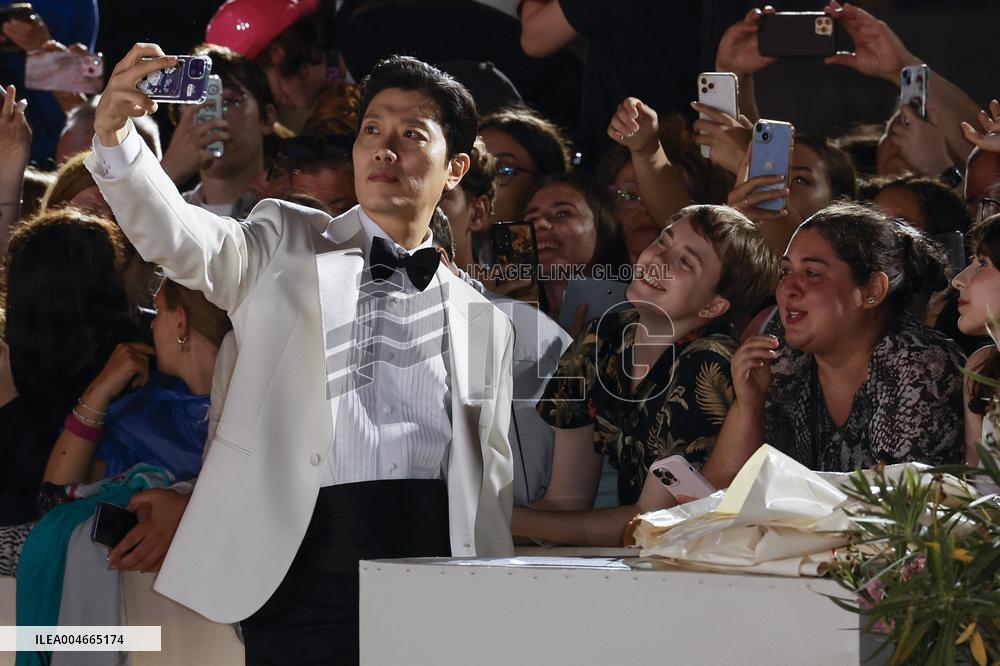 VENICE - Red carpet film NO OTHER CHOICE MP