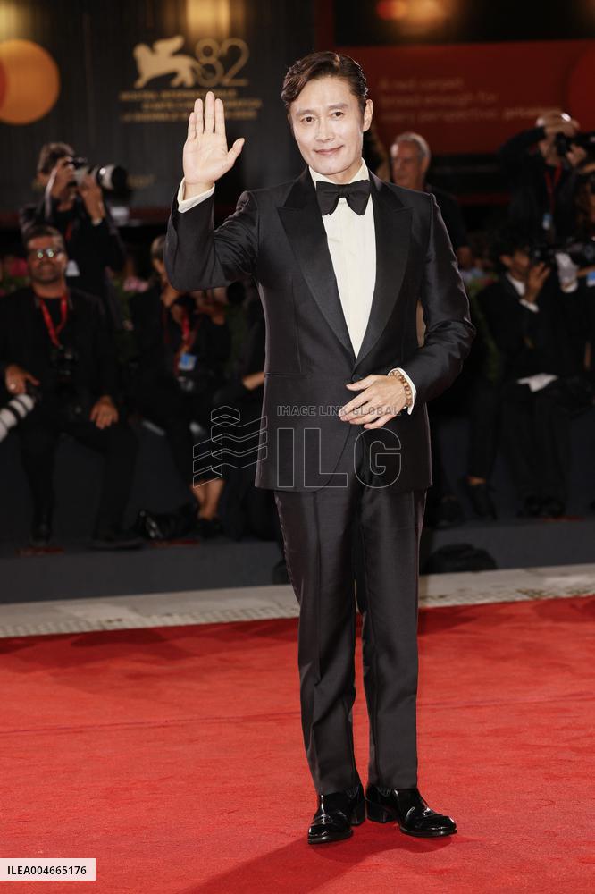 VENICE - Red carpet film NO OTHER CHOICE MP