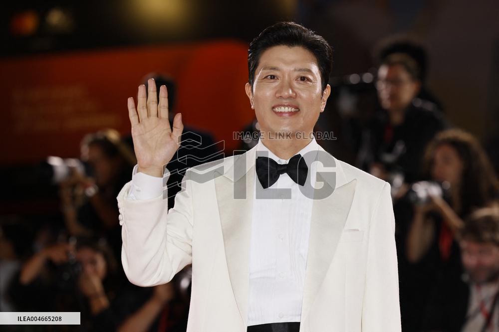 VENICE - Red carpet film NO OTHER CHOICE MP