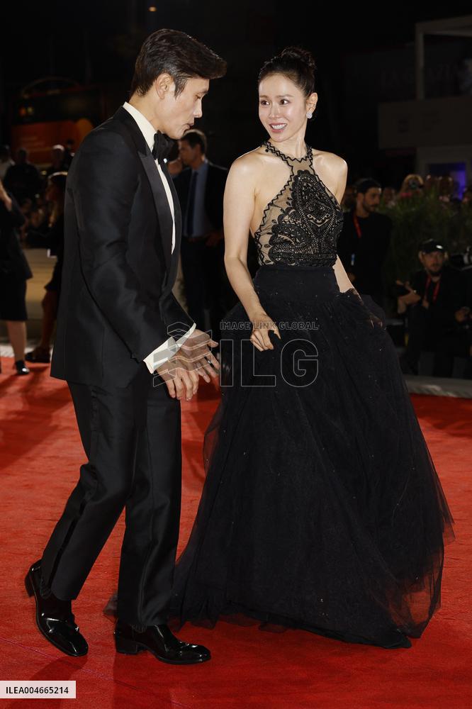 VENICE - Red carpet film NO OTHER CHOICE MP