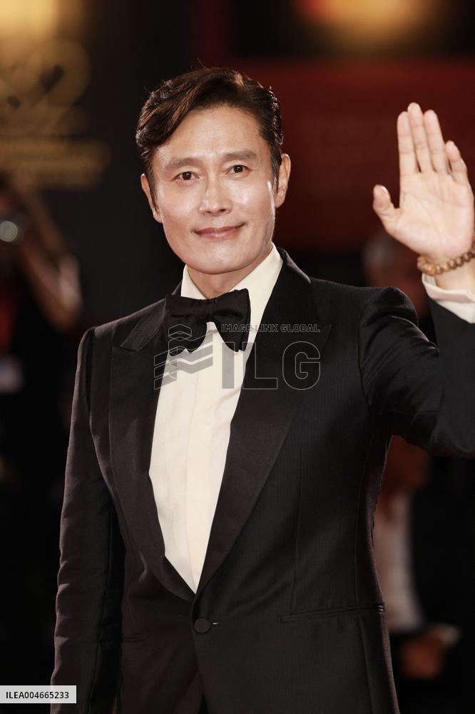 VENICE - Red carpet film NO OTHER CHOICE MP