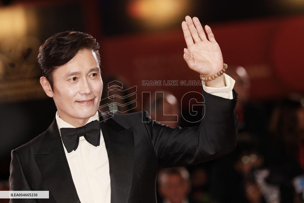 VENICE - Red carpet film NO OTHER CHOICE MP