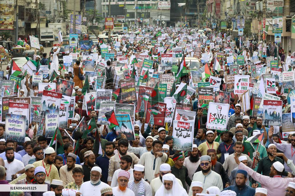 Thousands March to Protest Gaza War - Dhaka