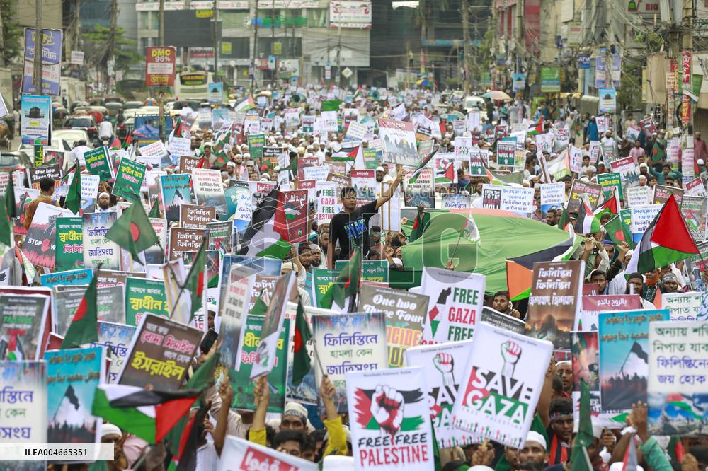 Thousands March to Protest Gaza War - Dhaka