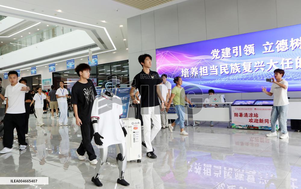 Chongqing Intelligent Engineering Vocational College 2025 Freshmen Report For Duty