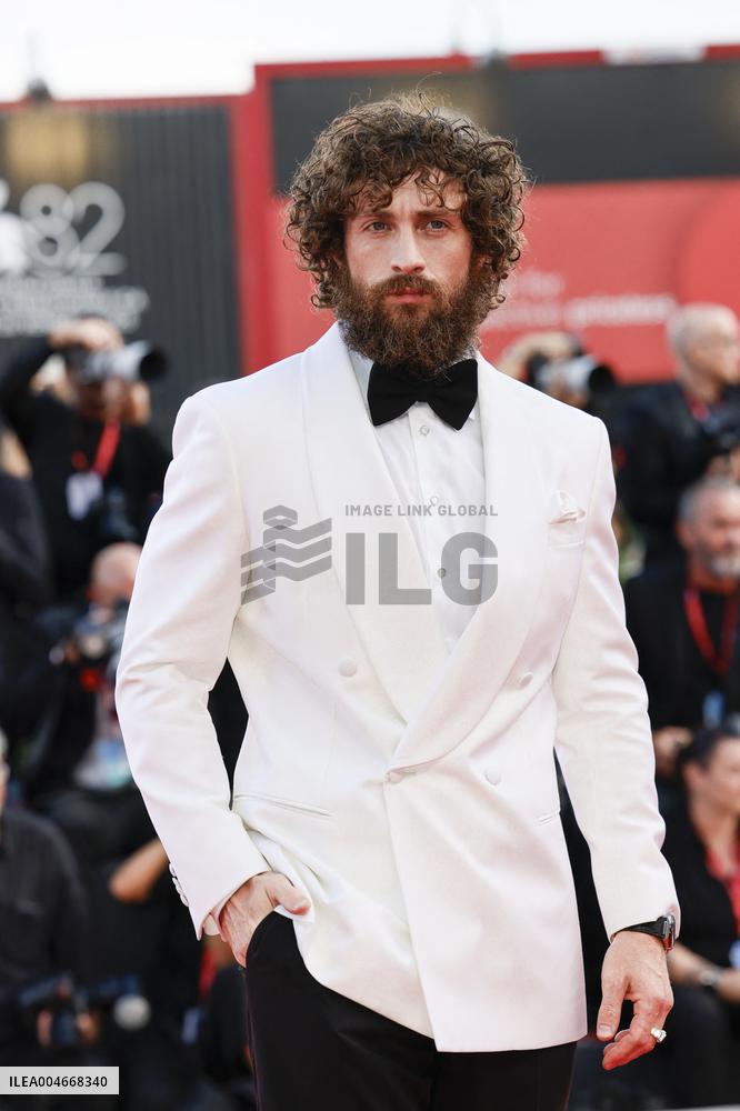 Venice - Red carpet film FRANKENSTEIN MP