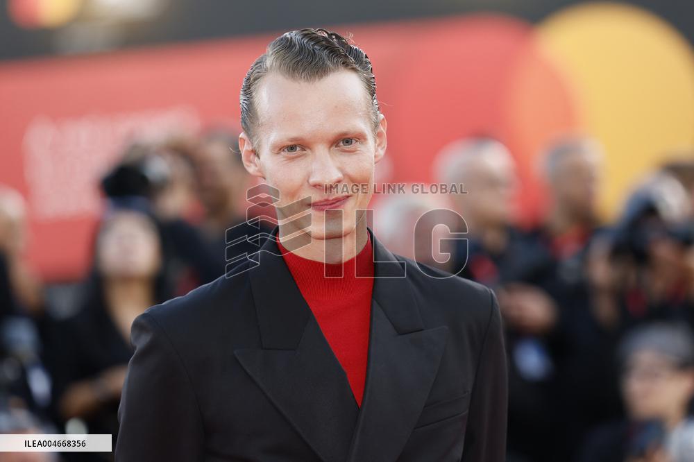 Venice - Red carpet film FRANKENSTEIN MP