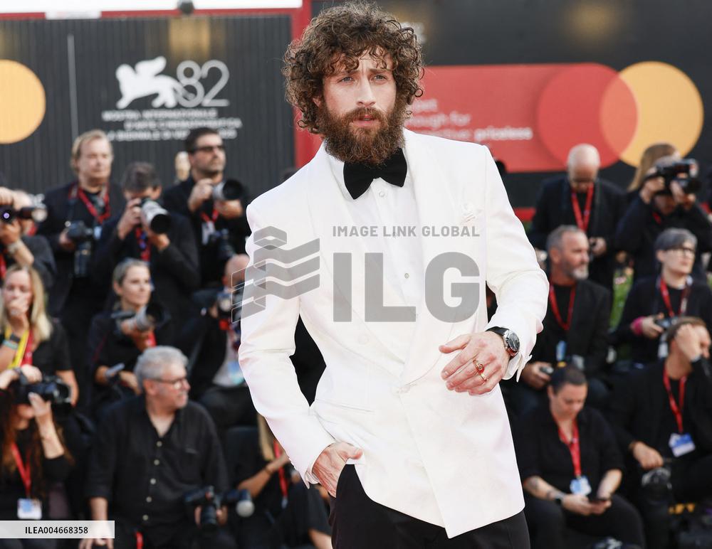 Venice - Red carpet film FRANKENSTEIN MP