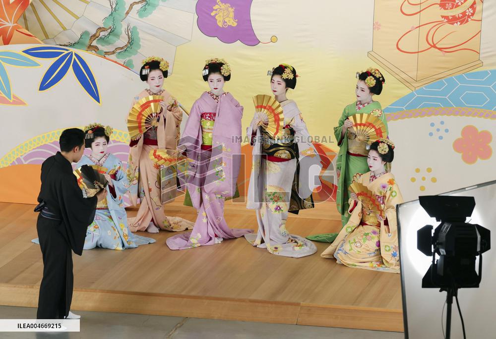 Maiko entertainers photo shoot