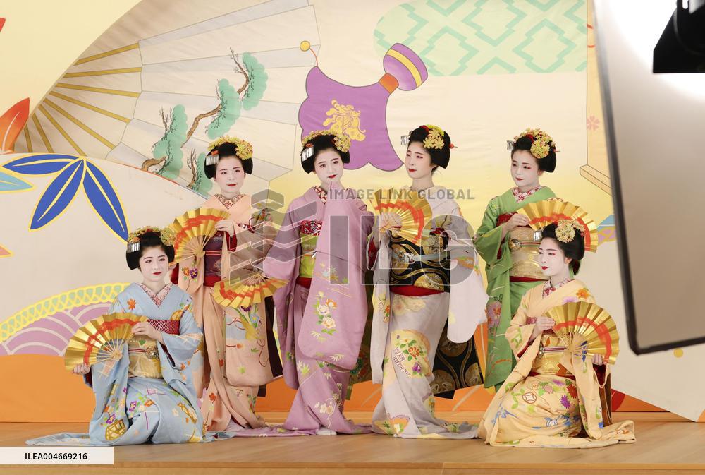 Maiko entertainers photo shoot