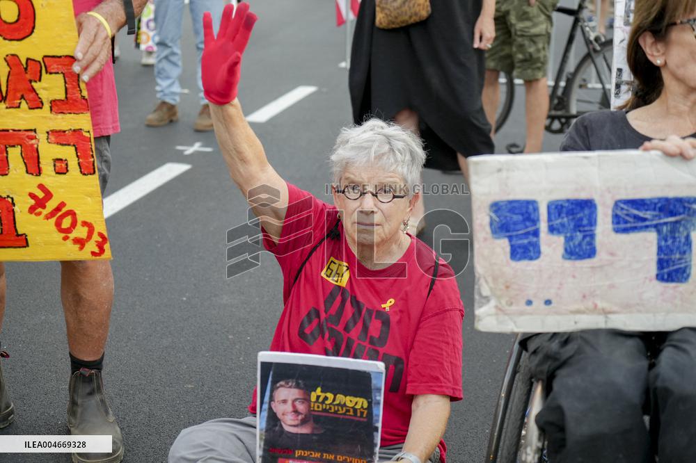 Rally for The End of The War and The Release of The Hostages - Tel Aviv