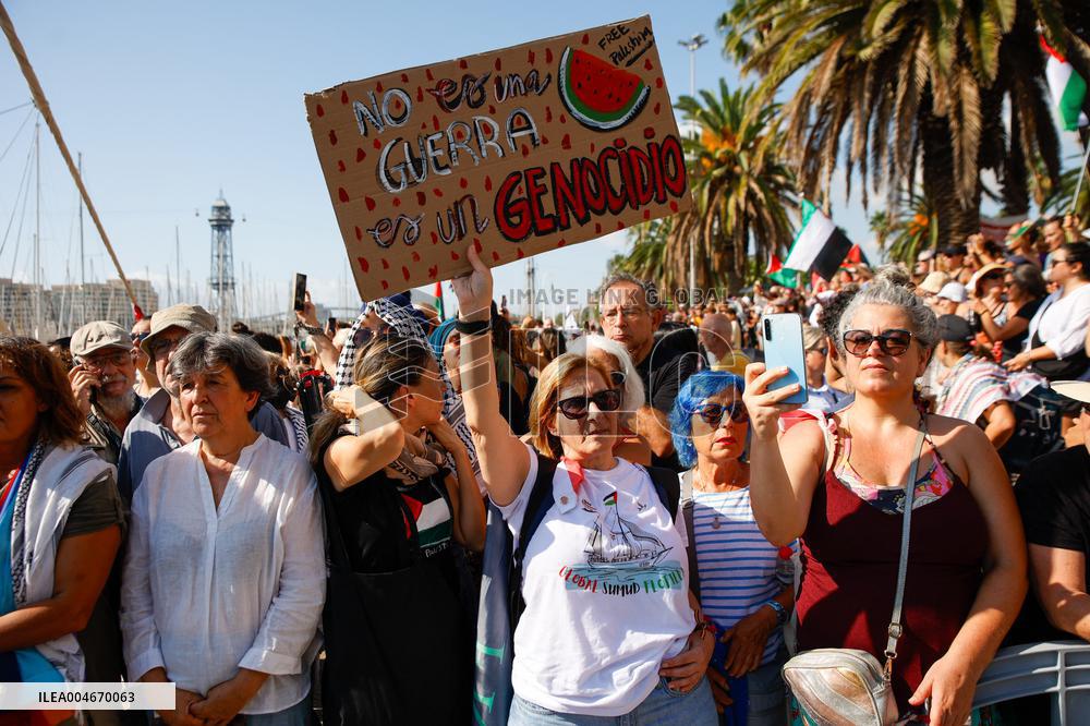 Aid Flotilla With Greta Thunberg Departs For Gaza - Barcelona