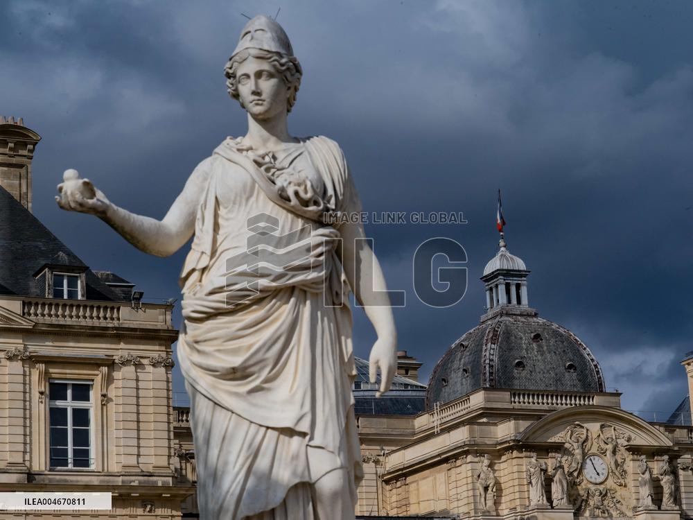 Illustration - The Senate Building - Paris