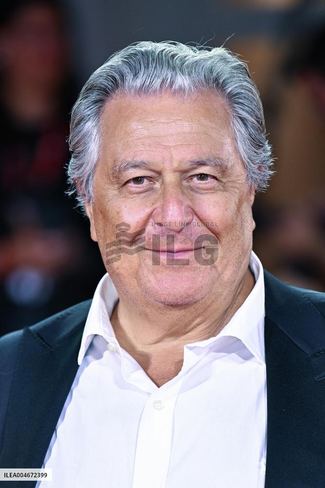 Venice Father Mother Sister Brother Premiere AM